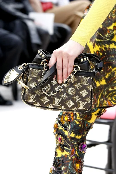 Look 62